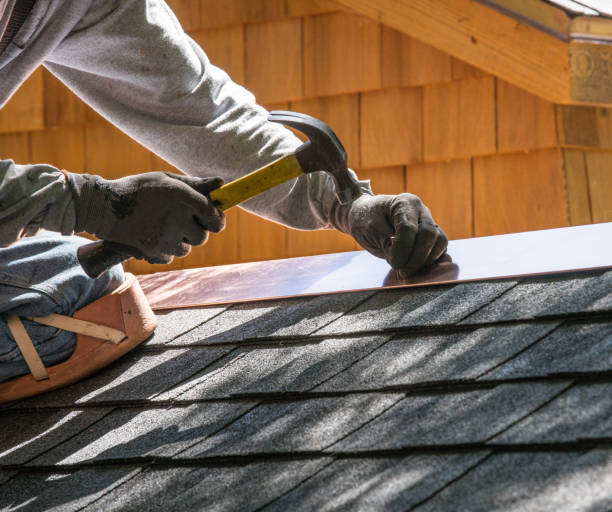 Best Flat Roof Repair Services  in Wautoma, WI